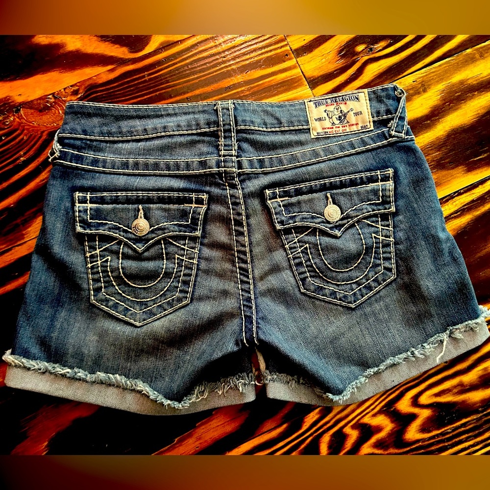 True Religion midi-cutoffs w/flap pockets